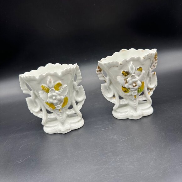 Antique Old Paris Porcelain Spill Bridal Vases Floral Scalloped Edges Pair READ - Picture 1 of 12